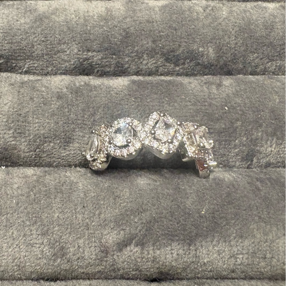 Elegant Silver Crystal Ring, Size 9